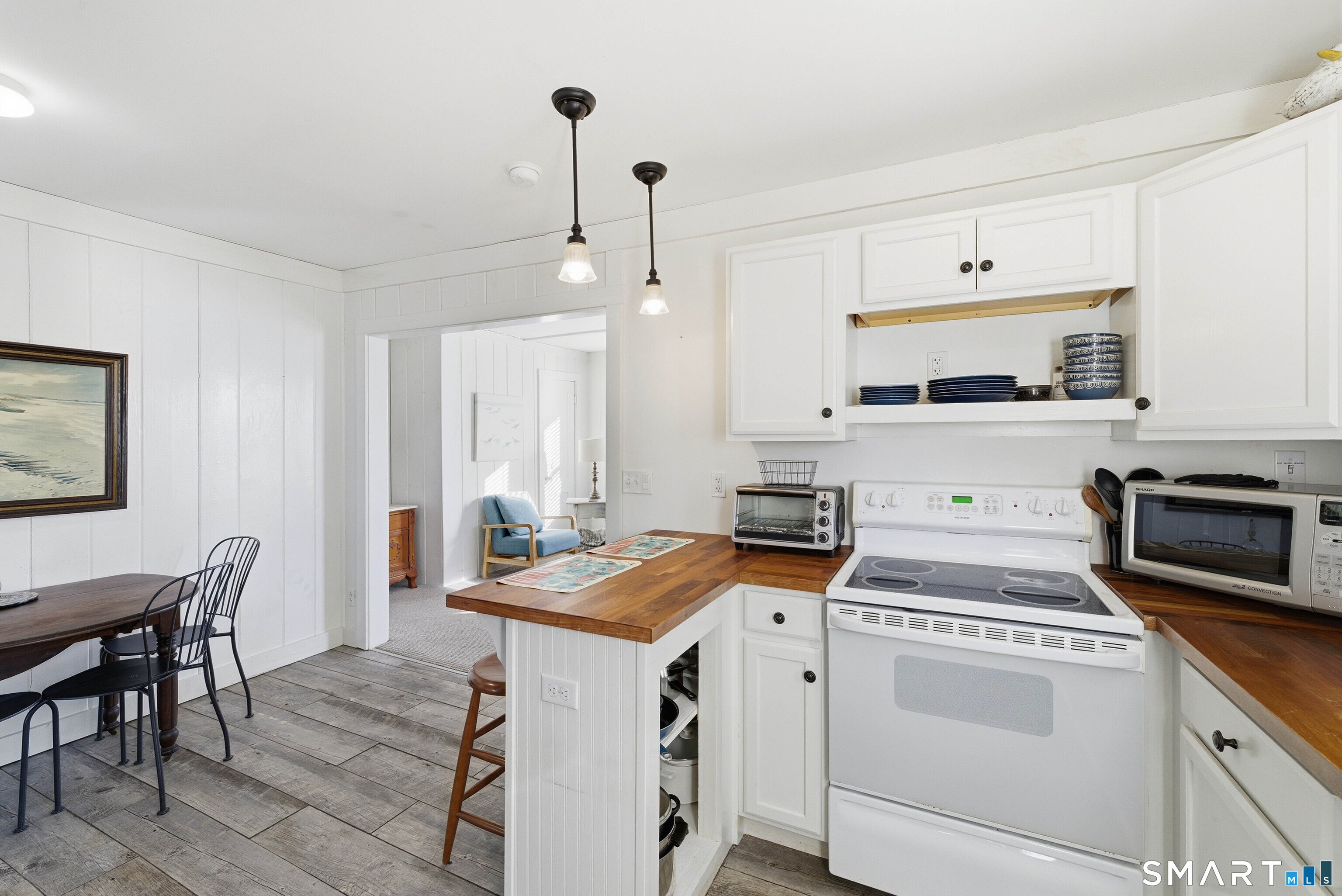 49 Uncas Road Clinton, CT 06413 - Photo 12 of 37