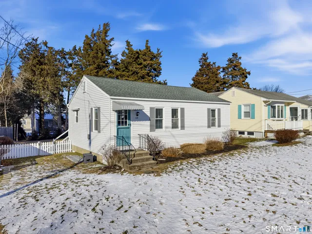 $649,900 | 49 Uncas Road, Clinton, CT 06413