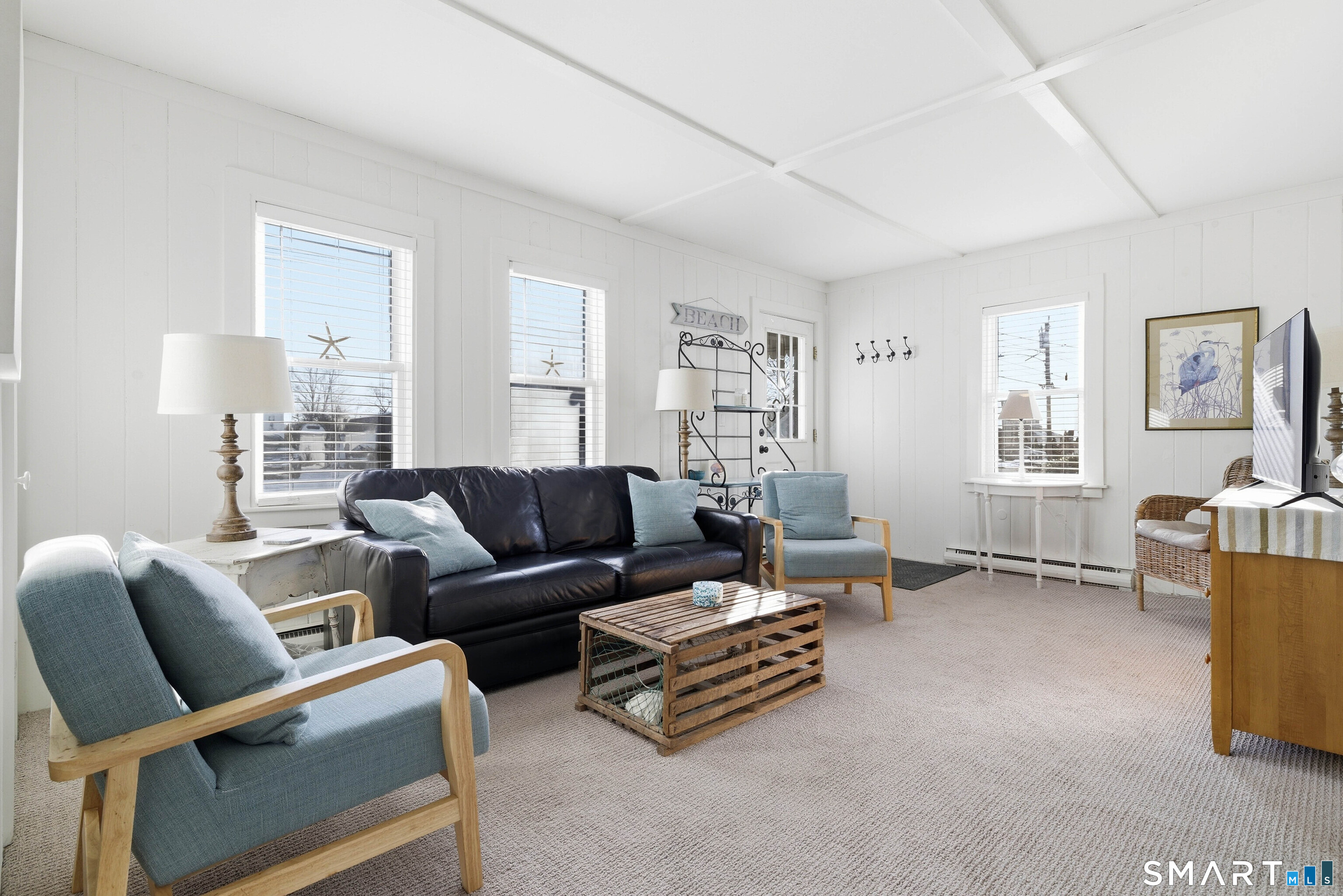 49 Uncas Road Clinton, CT 06413 - Photo 5 of 37