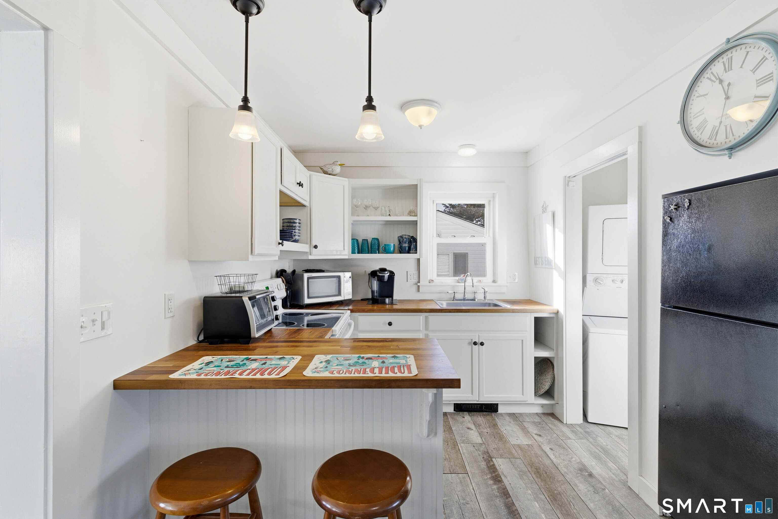 49 Uncas Road Clinton, CT 06413 - Photo 10 of 37