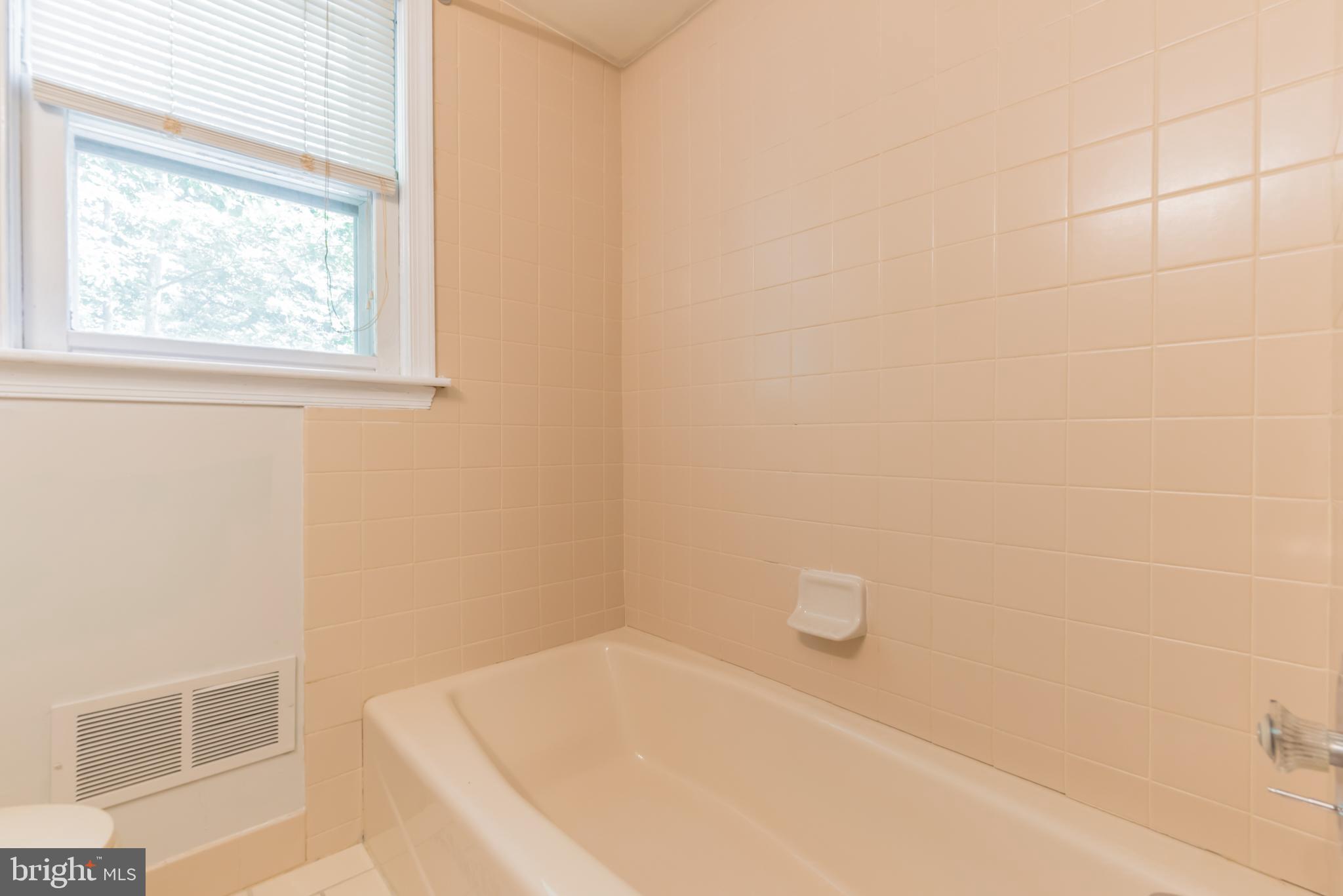 301 Rively Avenue Aldan, PA 19018 - Photo 17 of 30 Gallery Image 17