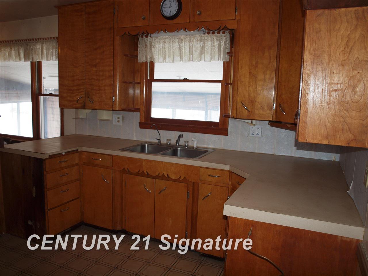 1881 Peet Road New Lothrop, MI 48460 - Photo 4 of 26