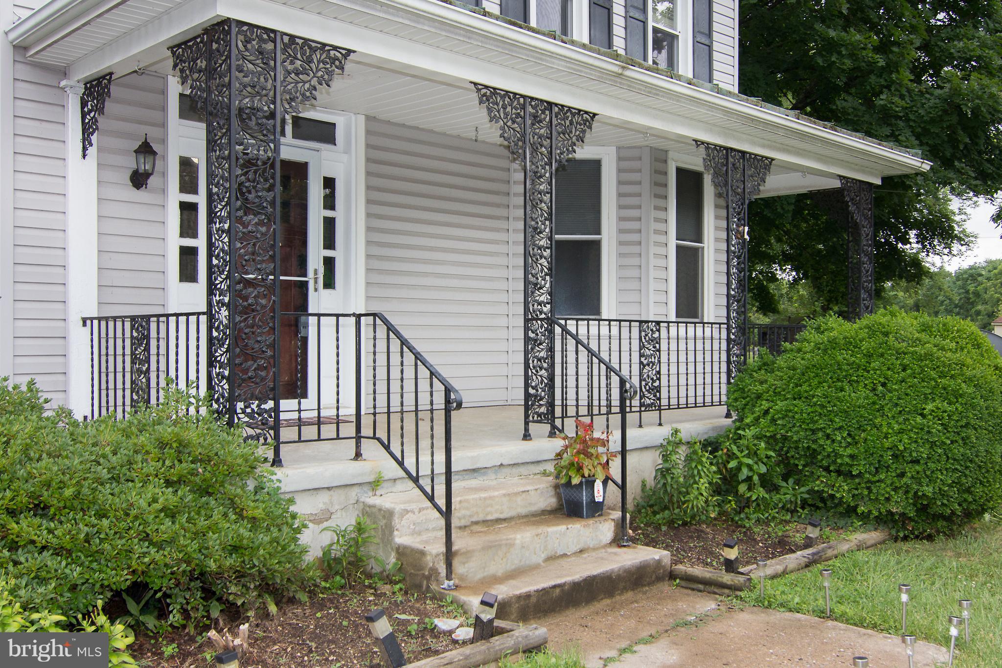 2911 Cedarhurst Road Finksburg, MD 21048 - Photo 3 of 29 Front porch