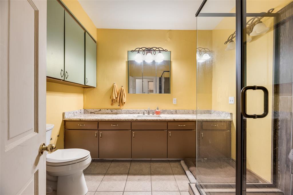 508 Martin Lane Euless, TX 76040 - Photo 17 of 34