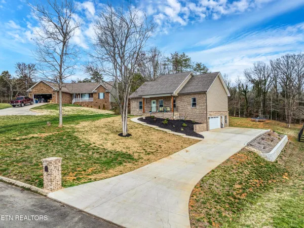$579,500 | 1318 Tomahawk Drive, Maryville, TN 37803