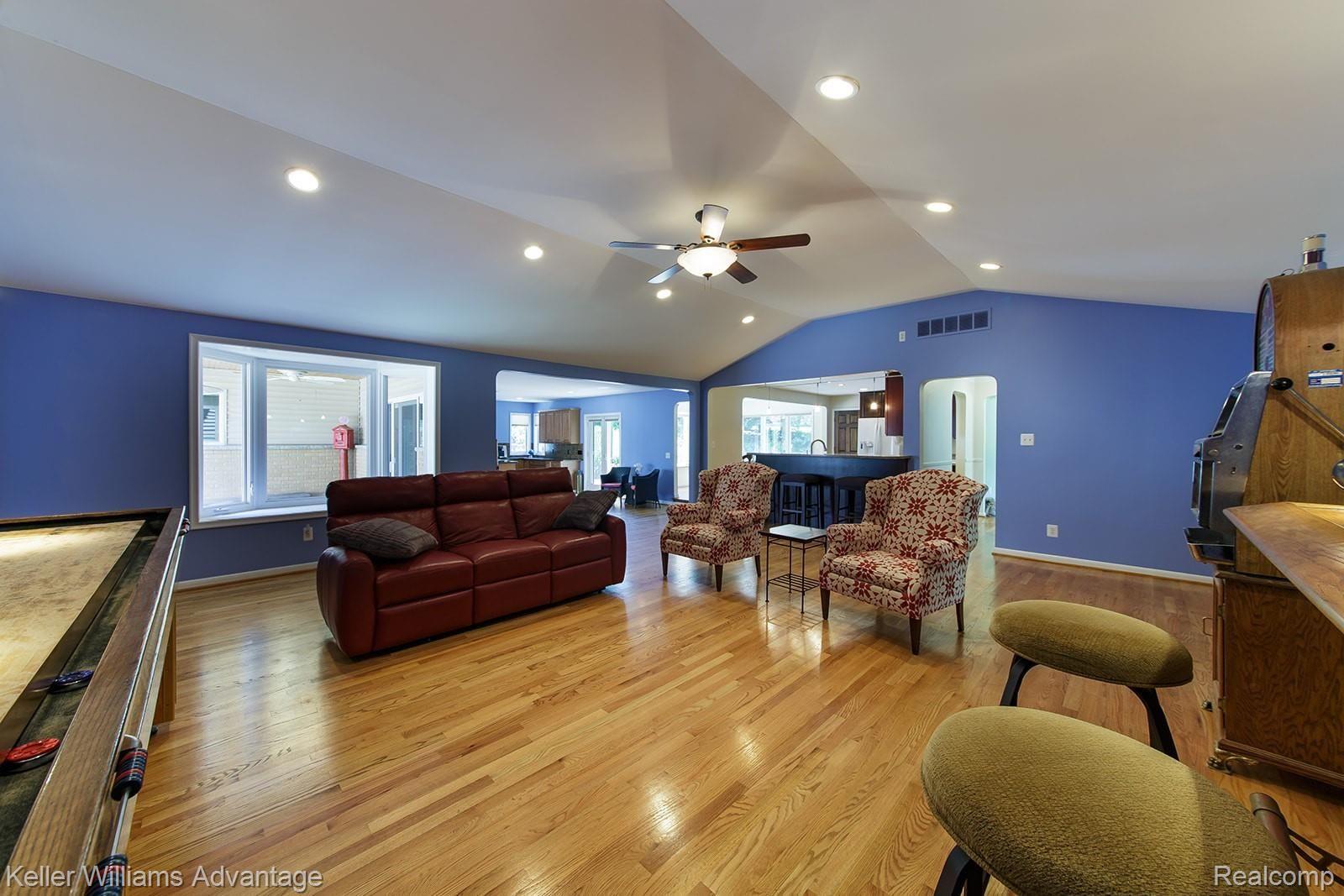 33365 Raphael Road Farmington, MI 48336 - Photo 10 of 56 Raphael_33365_Family_04.jpg