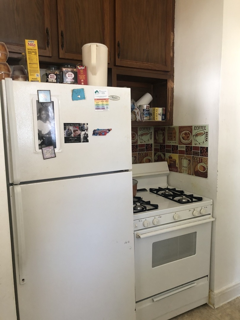 300 North Maple Street Normal, IL 61761 - Photo 10 of 18 a utility room with dryer and washer