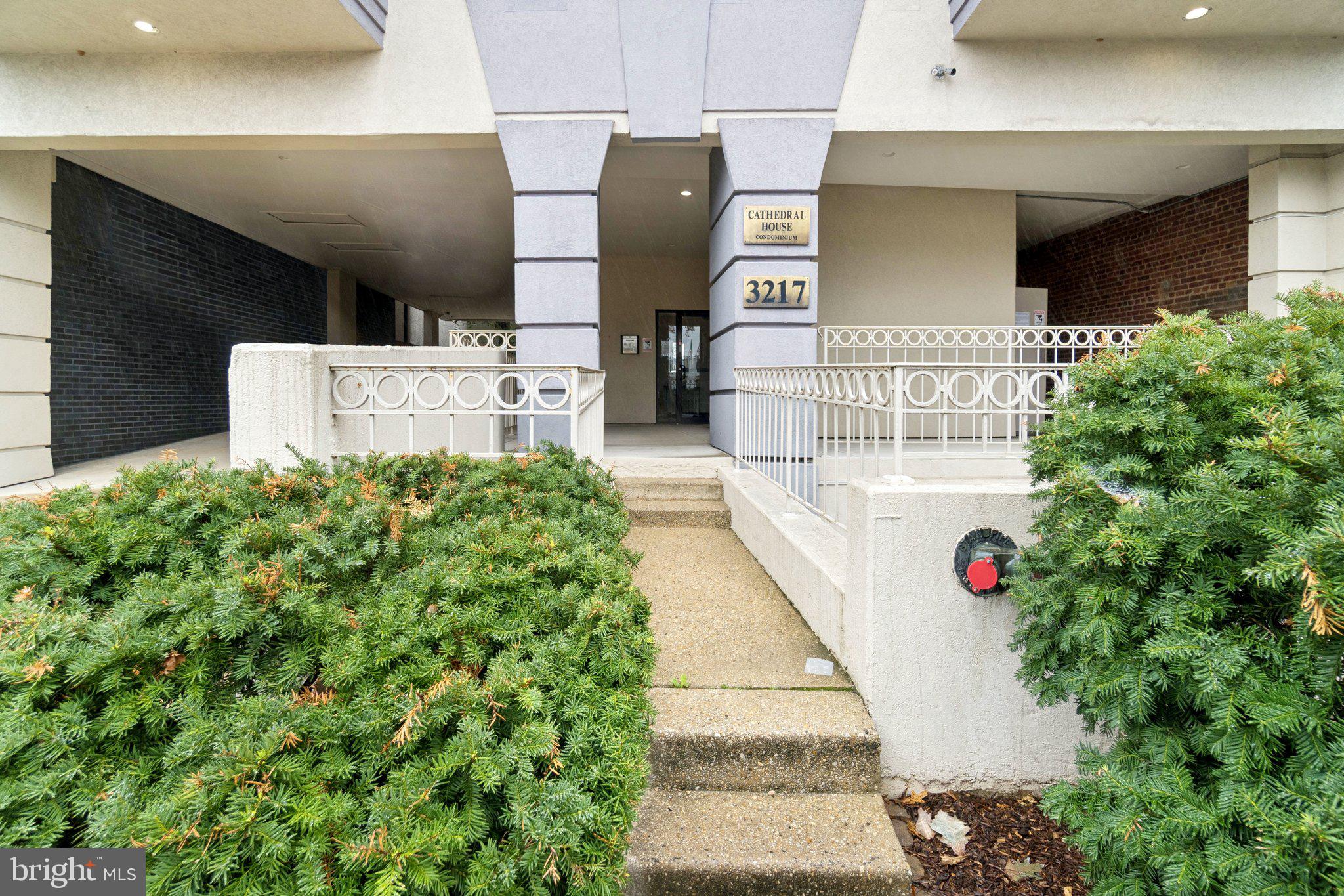 3217 Wisconsin Avenue Northwest, Unit 7D Washington, DC 20016 - Photo 3 of 23