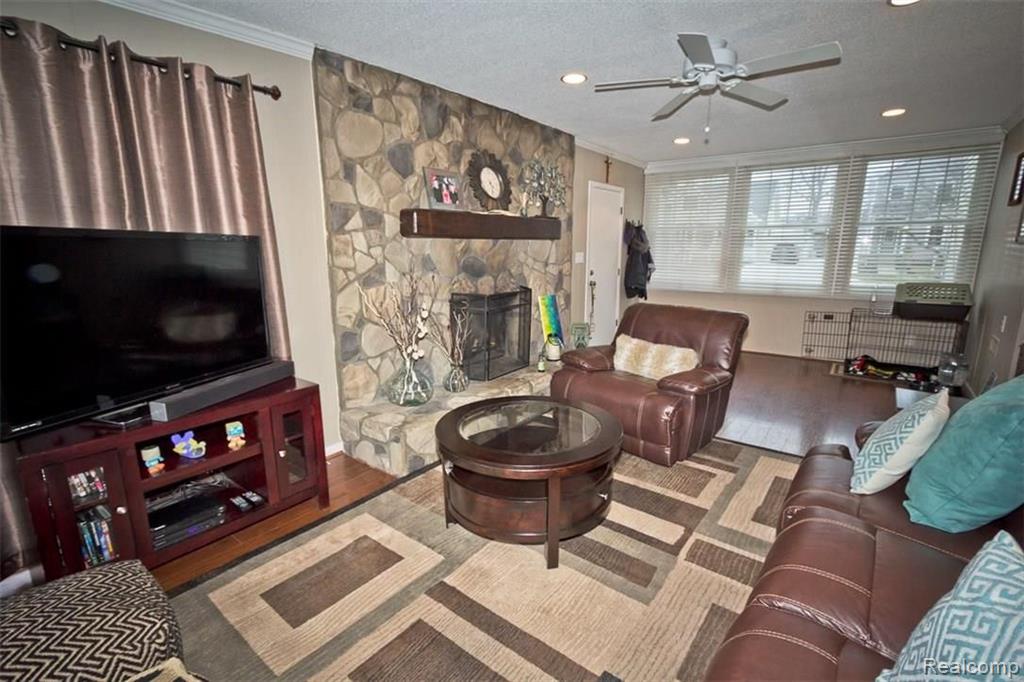 1529 Butternut Avenue Royal Oak, MI 48073 - Photo 8 of 43