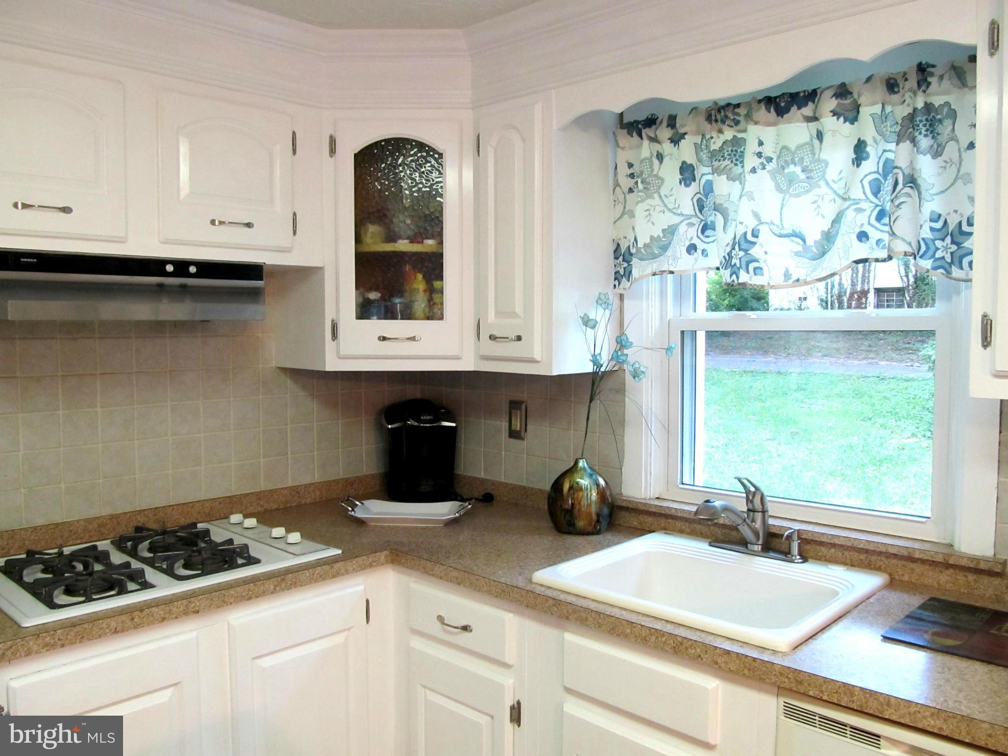 413 West Maple Road Linthicum Heights, MD 21090 - Photo 9 of 30 Kitchen