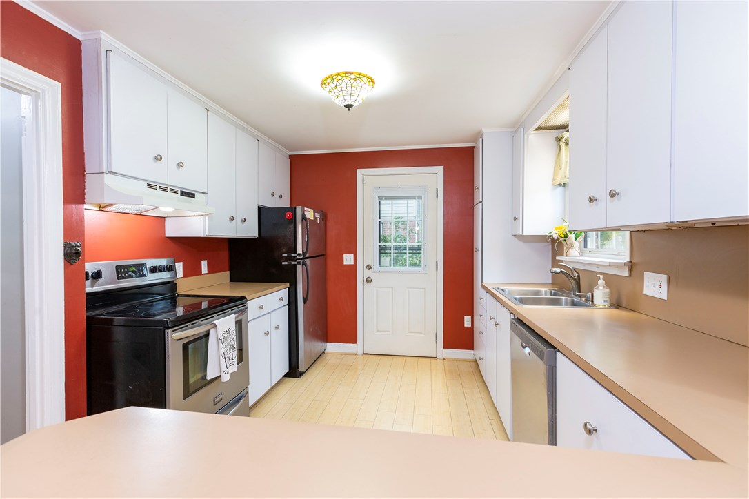 30 Freeman Street Warwick, RI 02886 - Photo 12 of 27 Gallery Image 12