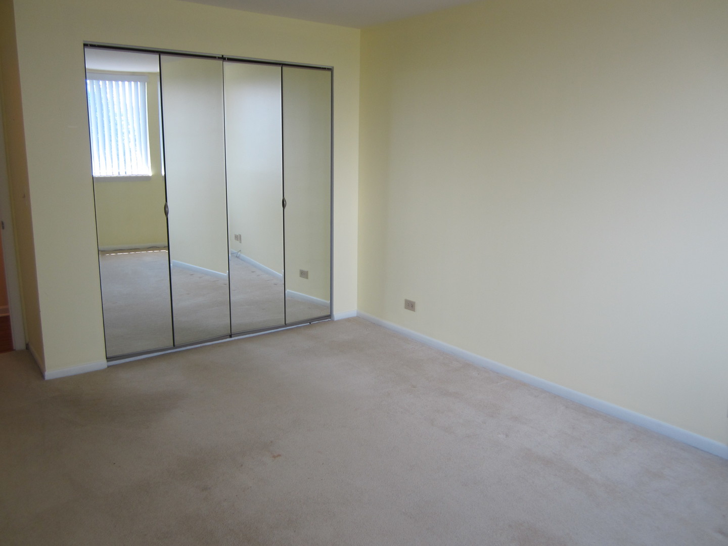 15 Bar Harbour Road, Unit 4G Schaumburg, IL 60193 - Photo 17 of 21 a view of an empty room