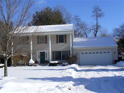 132 West Ridge Circle Kalamazoo, MI 49009 - Photo 1 of 15 Primary Photo