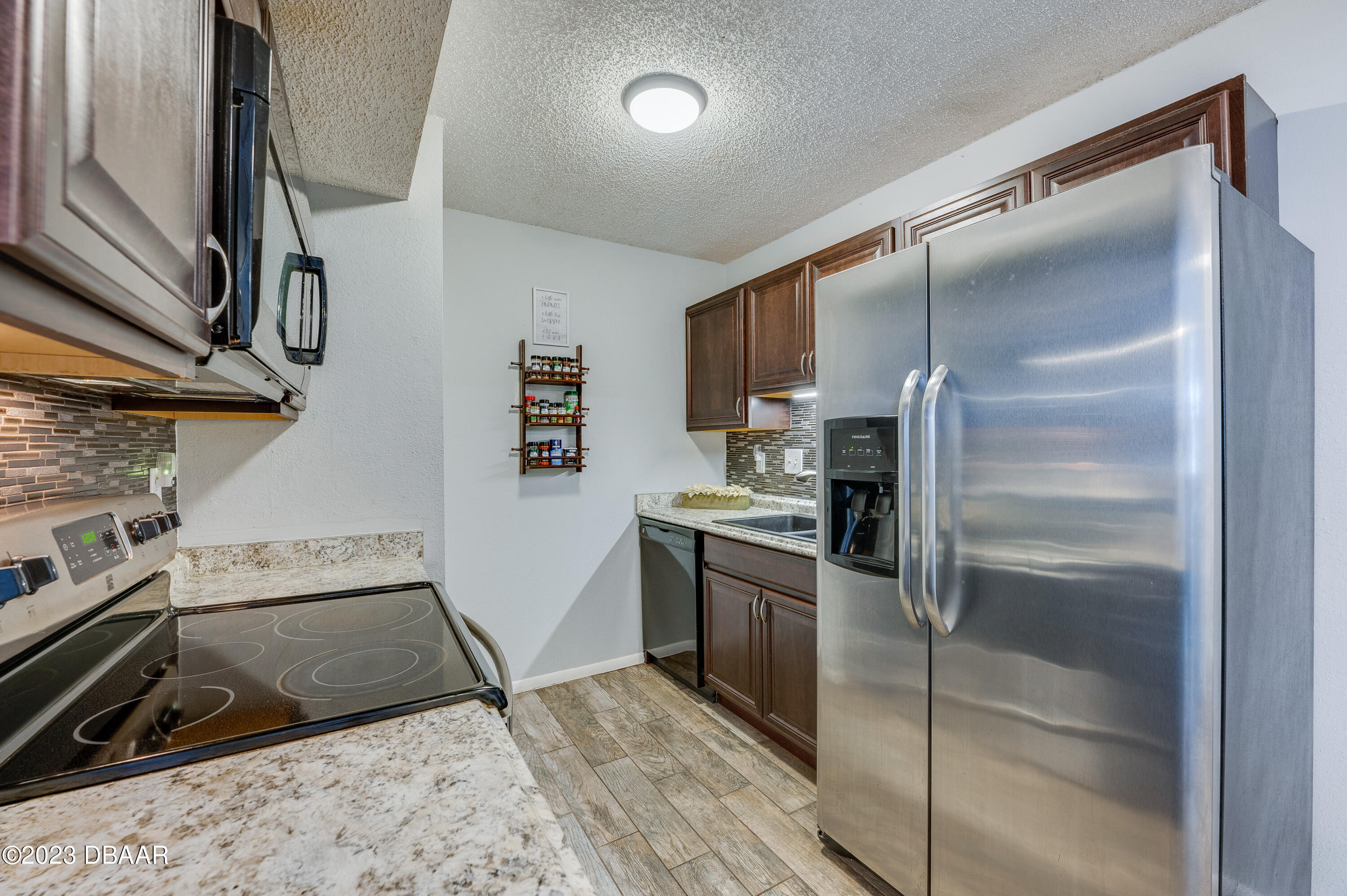 1600 Big Tree Road, Unit O4 South Daytona, FL 32119 - Photo 14 of 30 Kitchen