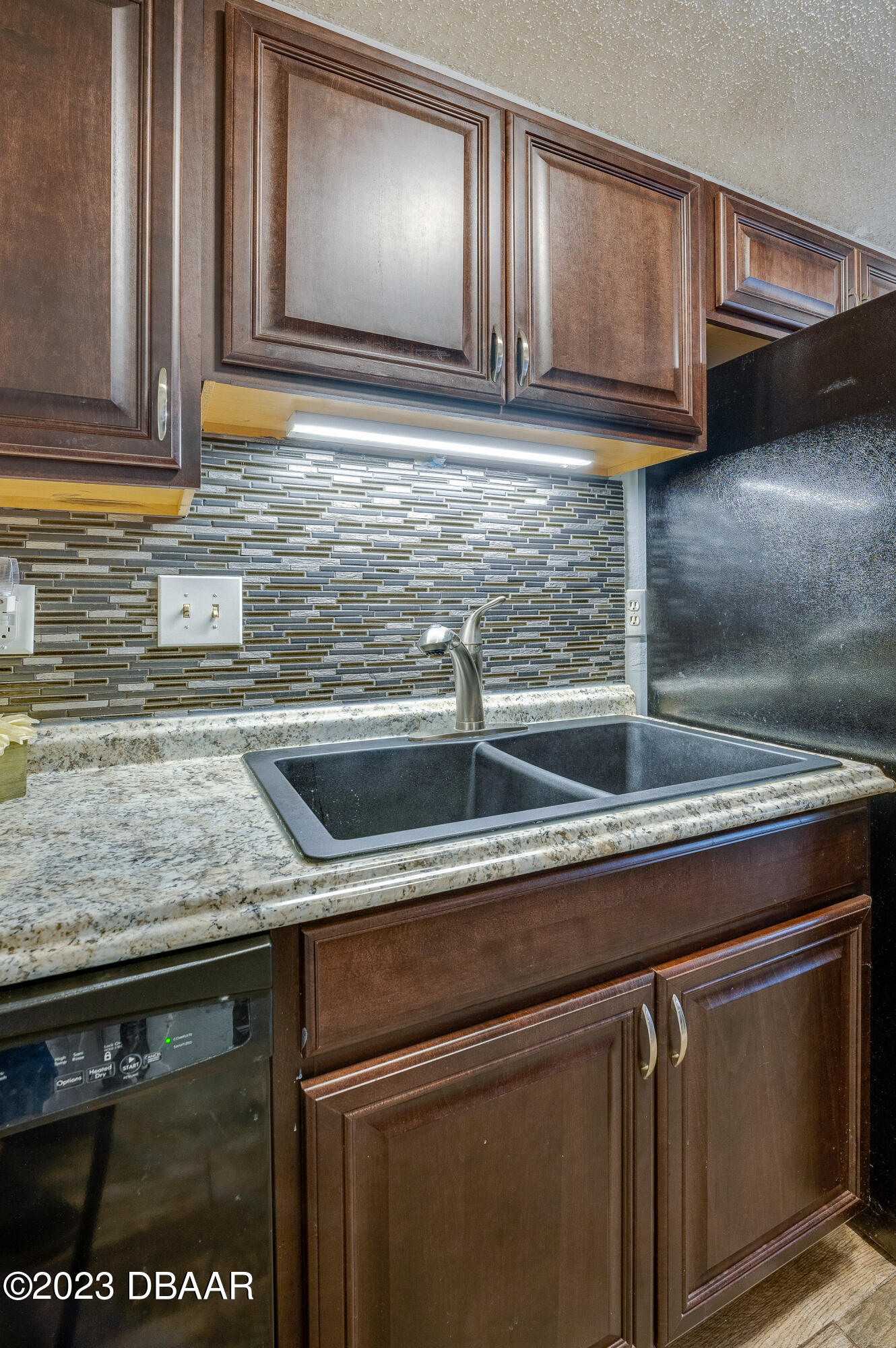 1600 Big Tree Road, Unit O4 South Daytona, FL 32119 - Photo 17 of 30 Kitchen