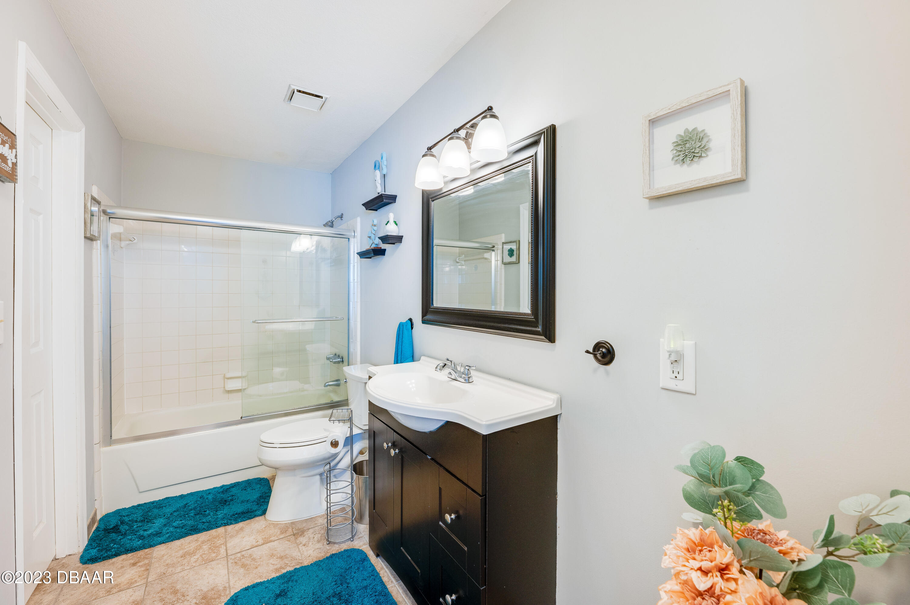 1600 Big Tree Road, Unit O4 South Daytona, FL 32119 - Photo 22 of 30 Primary Bathroom