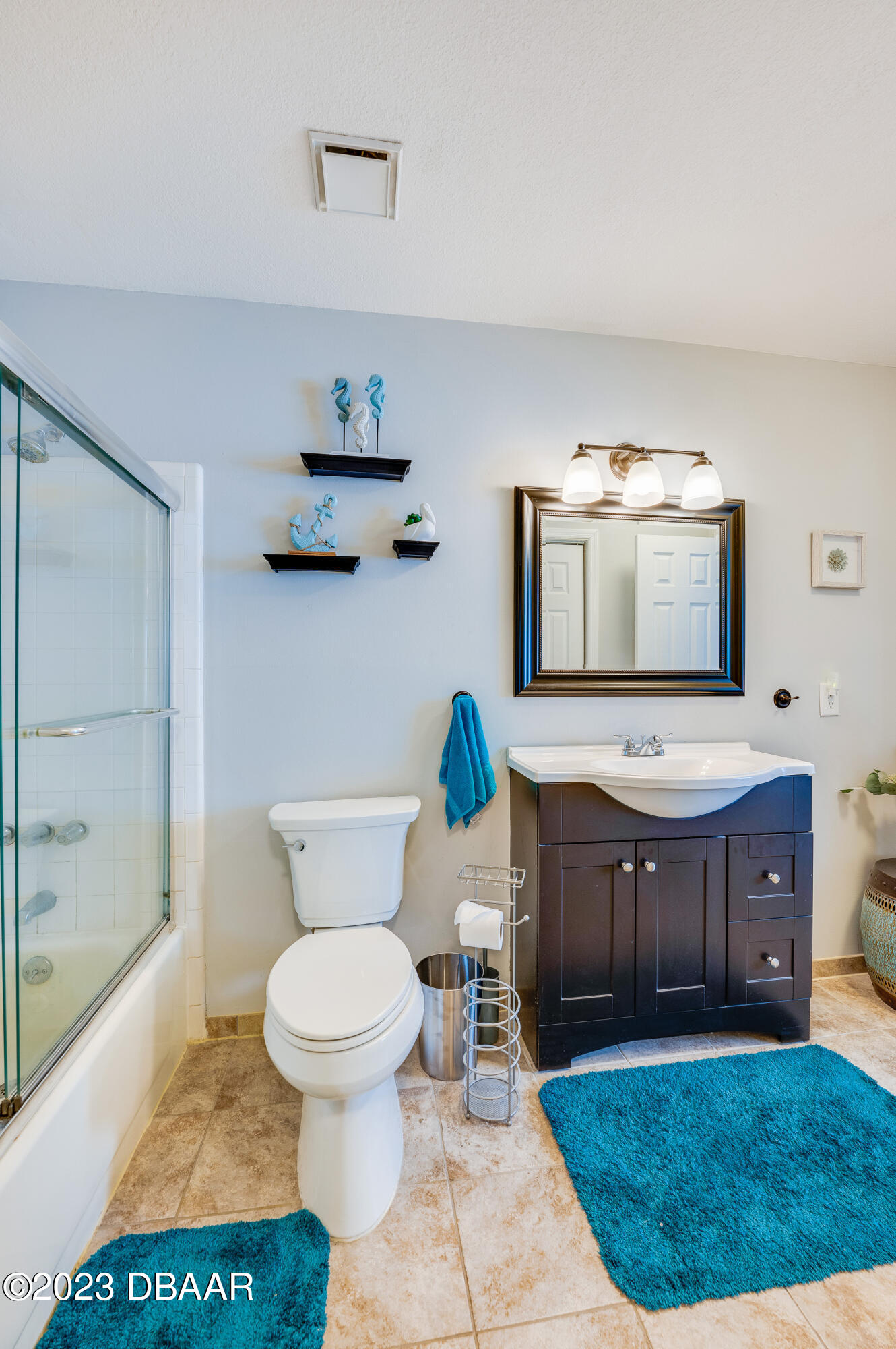 1600 Big Tree Road, Unit O4 South Daytona, FL 32119 - Photo 23 of 30 Primary Bathroom