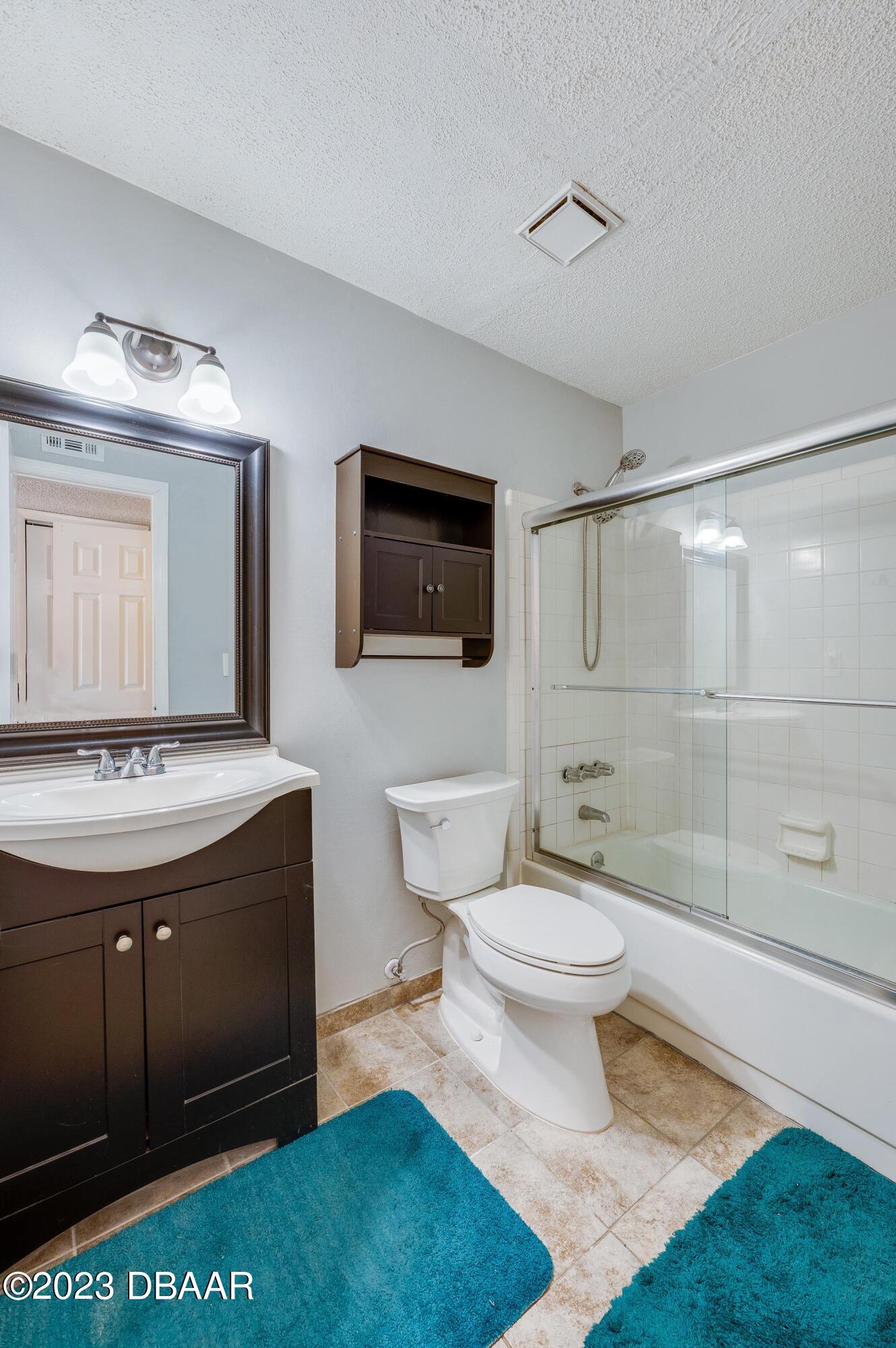 1600 Big Tree Road, Unit O4 South Daytona, FL 32119 - Photo 27 of 30 Guest Bathroom