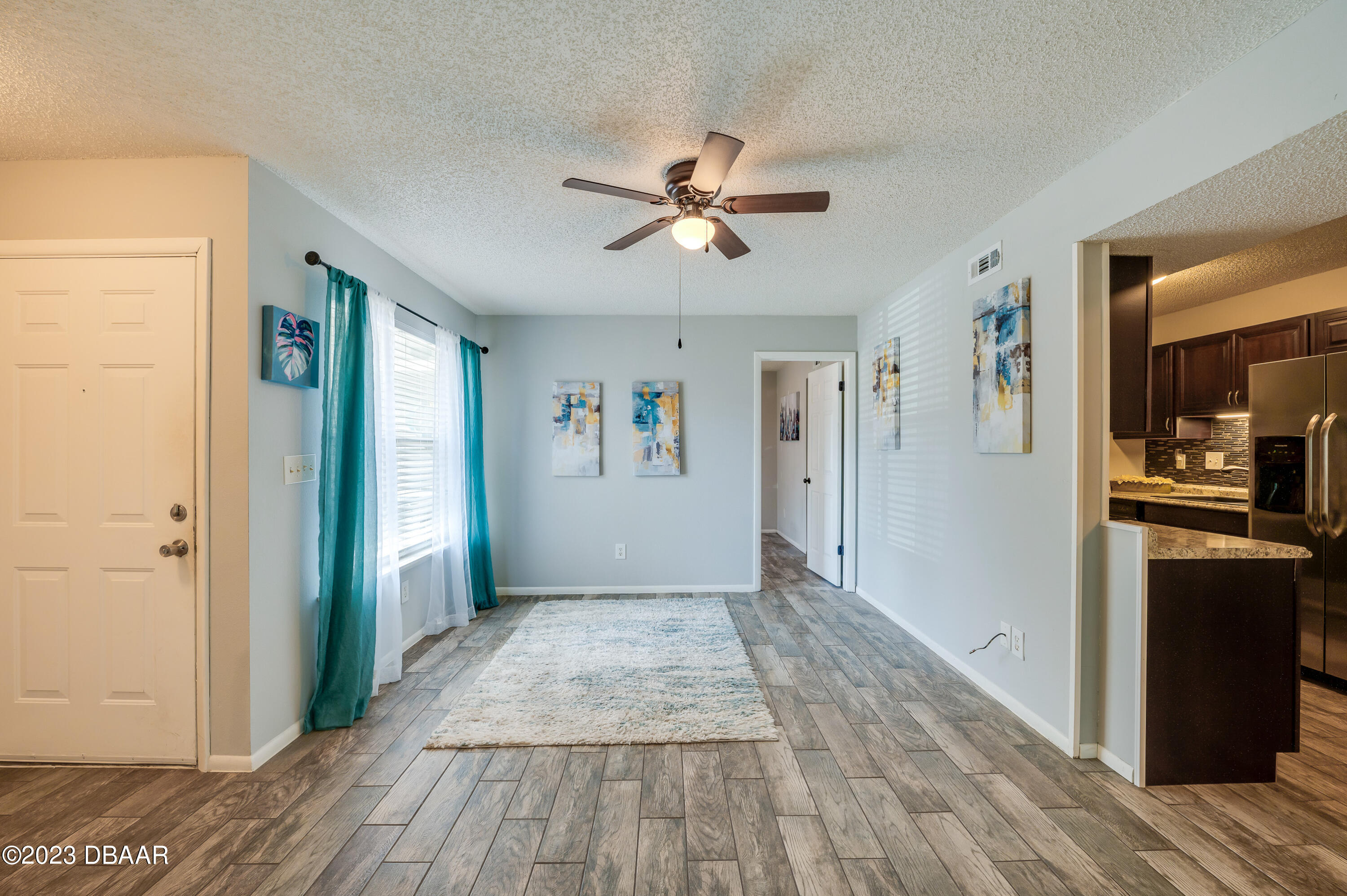 1600 Big Tree Road, Unit O4 South Daytona, FL 32119 - Photo 7 of 30 Living Room