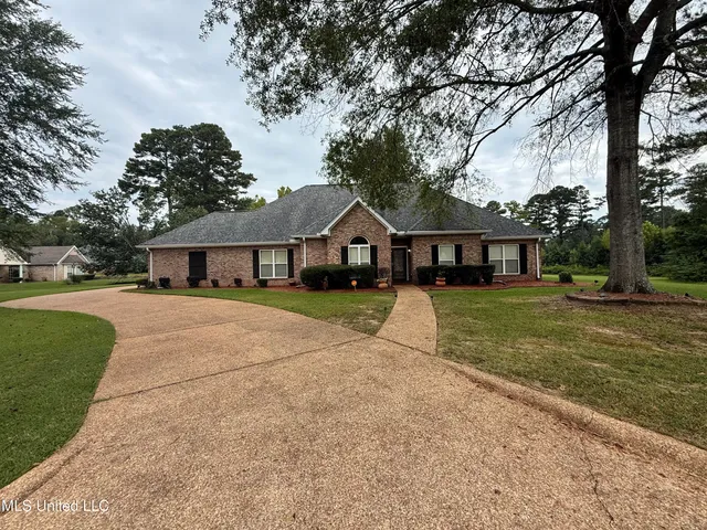 $345,000 | 11 Haven Cove, Byram, MS 39272