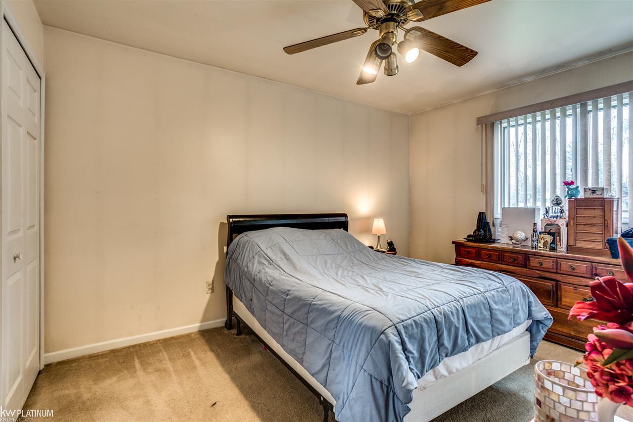 4075 Devonshire Road Fort Gratiot, MI 48059 - Photo 15 of 24 31400121-14.JPG