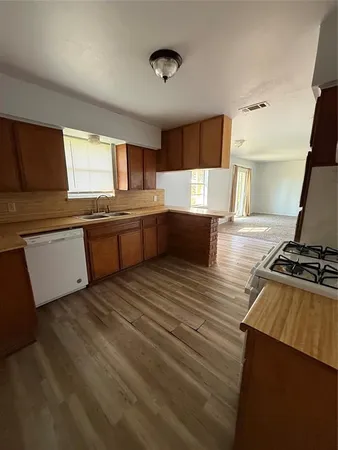 $1,500 | 205 West Marshall Street, Palmer, TX 75152