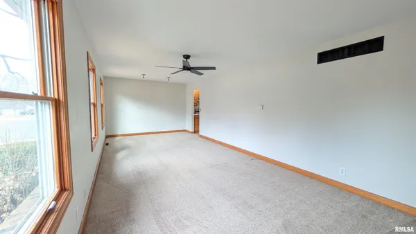 $239,900 | 2115 Sunset Drive, Pekin, IL 61554