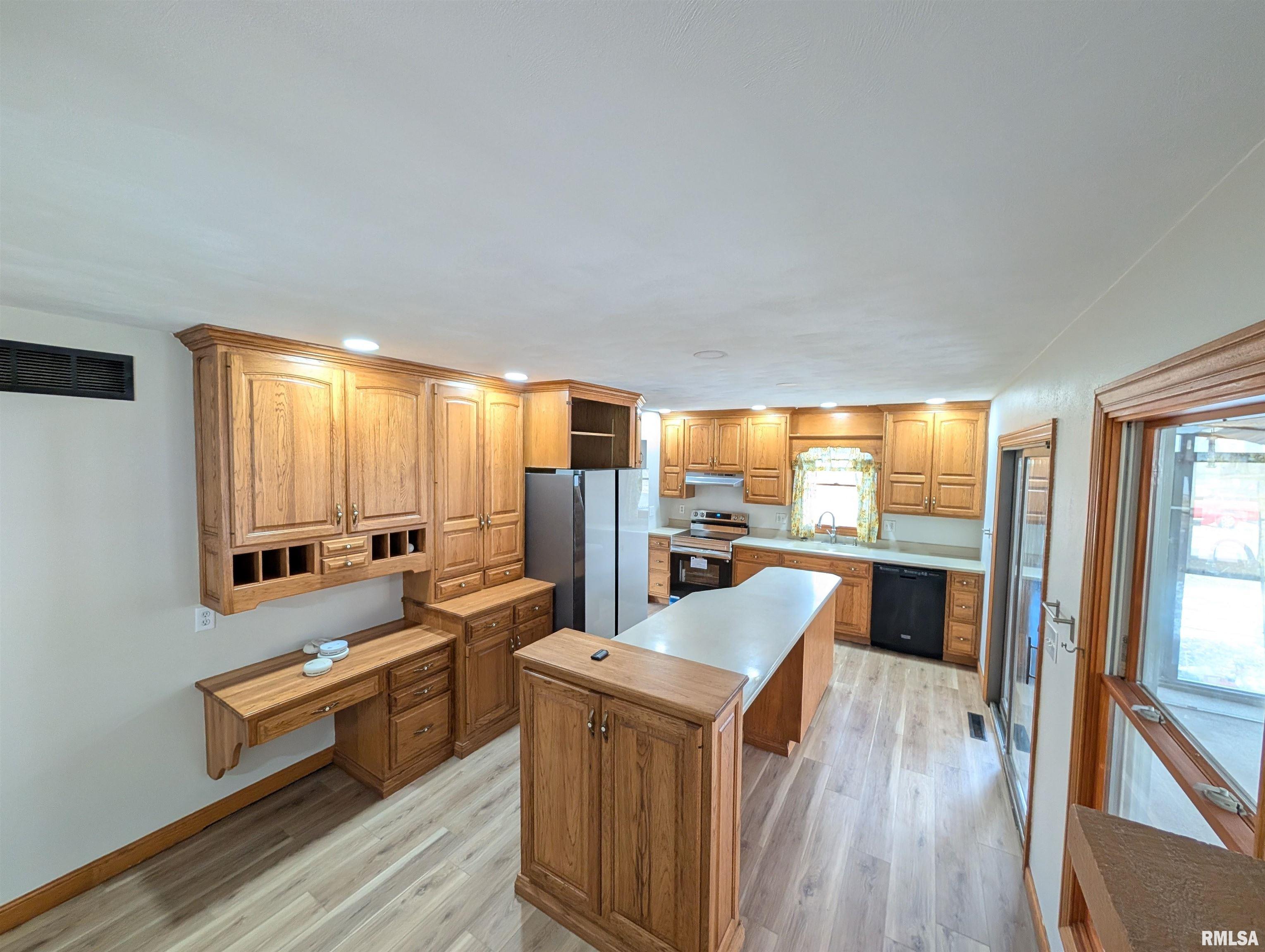 2115 Sunset Drive Pekin, IL 61554 - Photo 16 of 45