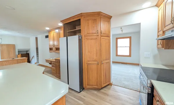 $239,900 | 2115 Sunset Drive, Pekin, IL 61554