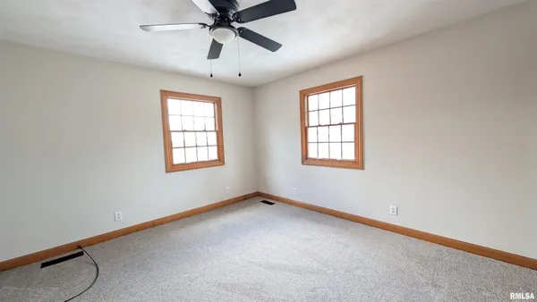 $239,900 | 2115 Sunset Drive, Pekin, IL 61554