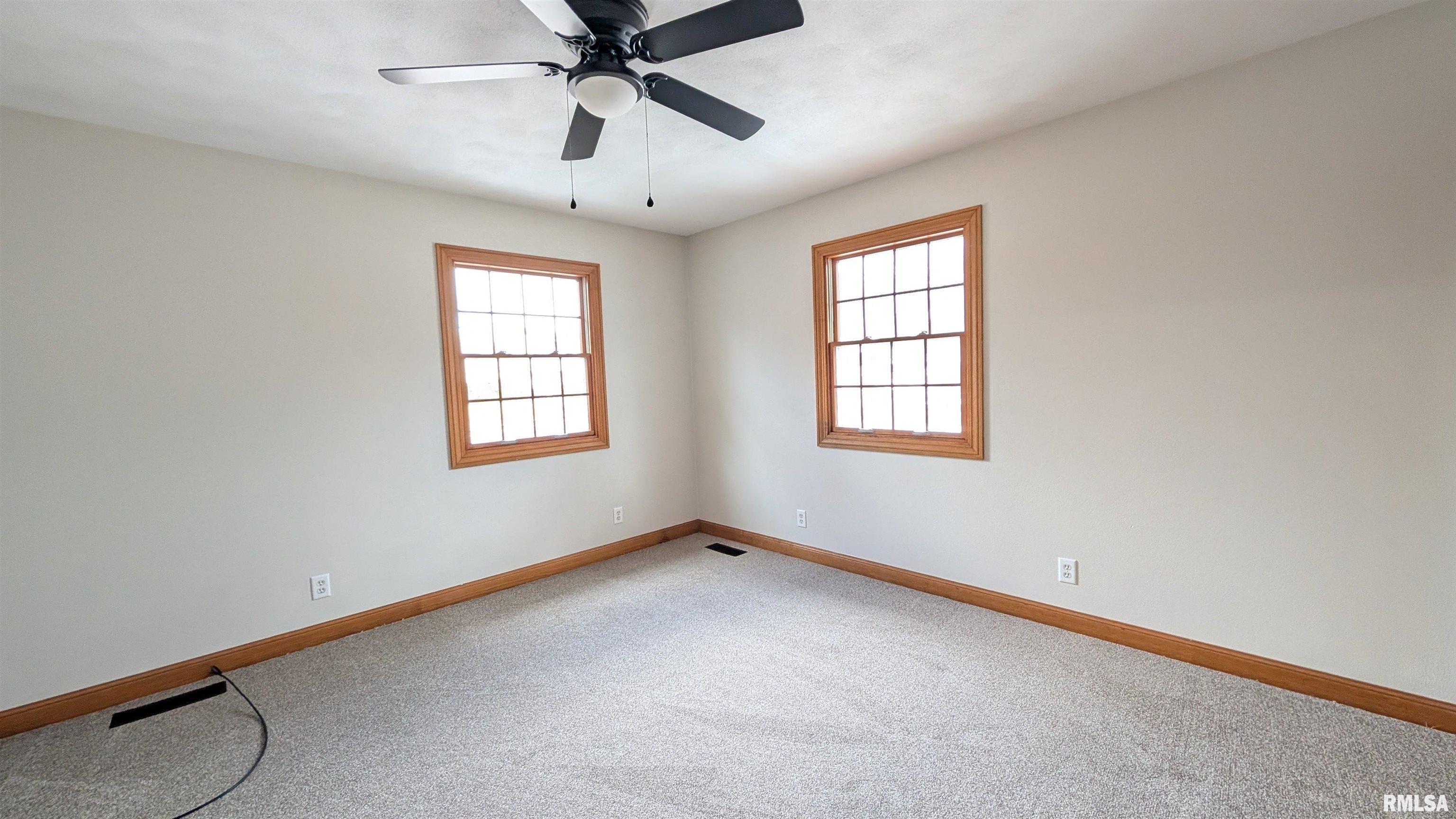 2115 Sunset Drive Pekin, IL 61554 - Photo 21 of 45