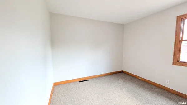 $239,900 | 2115 Sunset Drive, Pekin, IL 61554