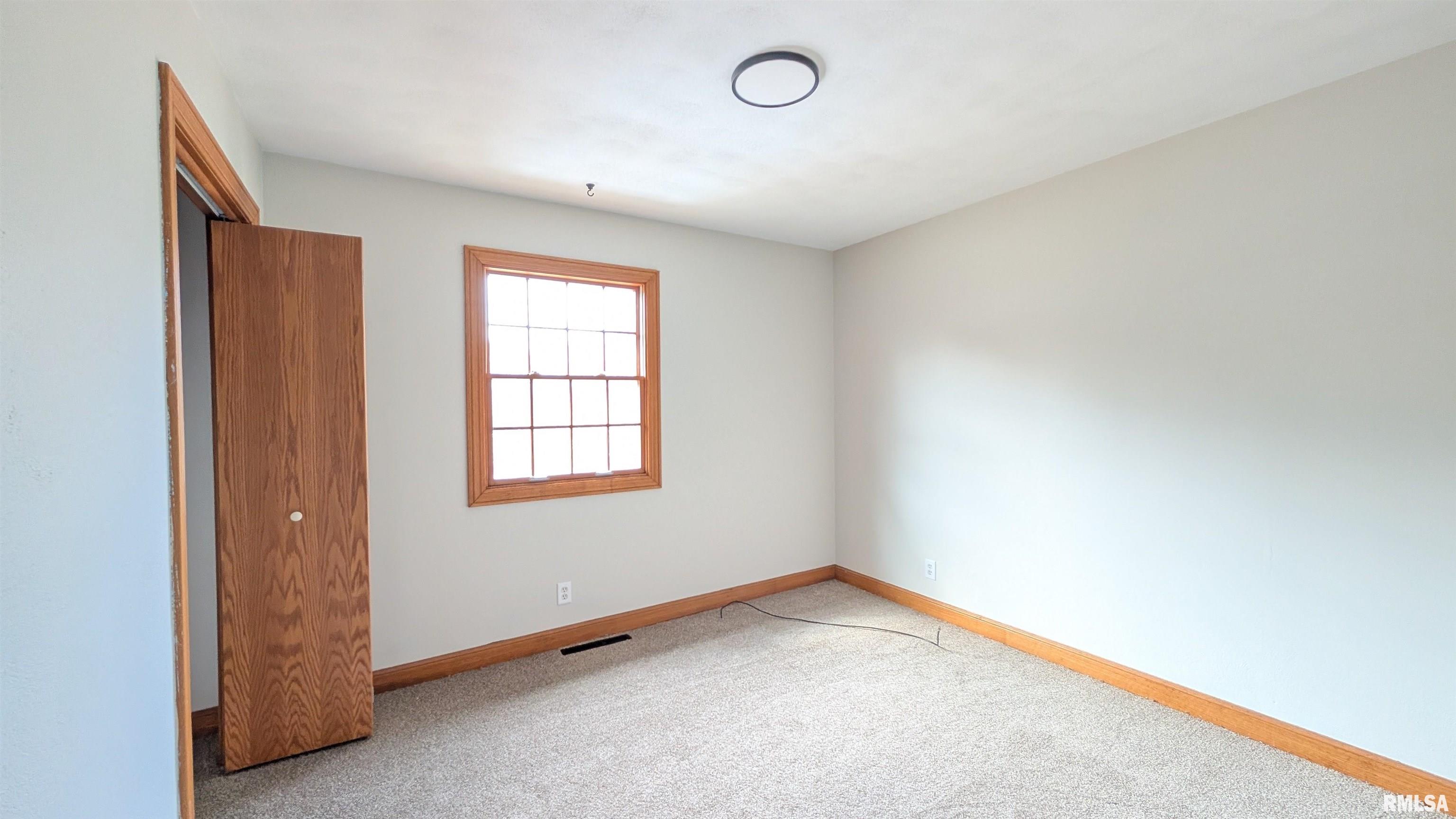 2115 Sunset Drive Pekin, IL 61554 - Photo 33 of 45