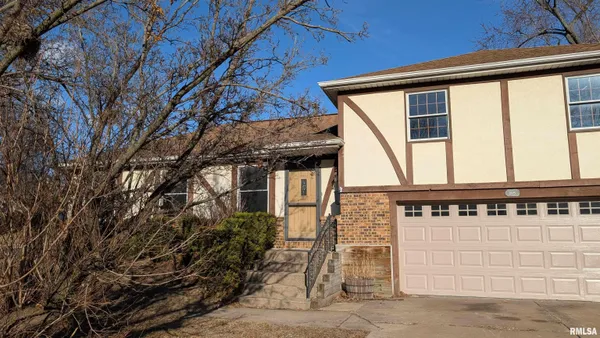 $239,900 | 2115 Sunset Drive, Pekin, IL 61554