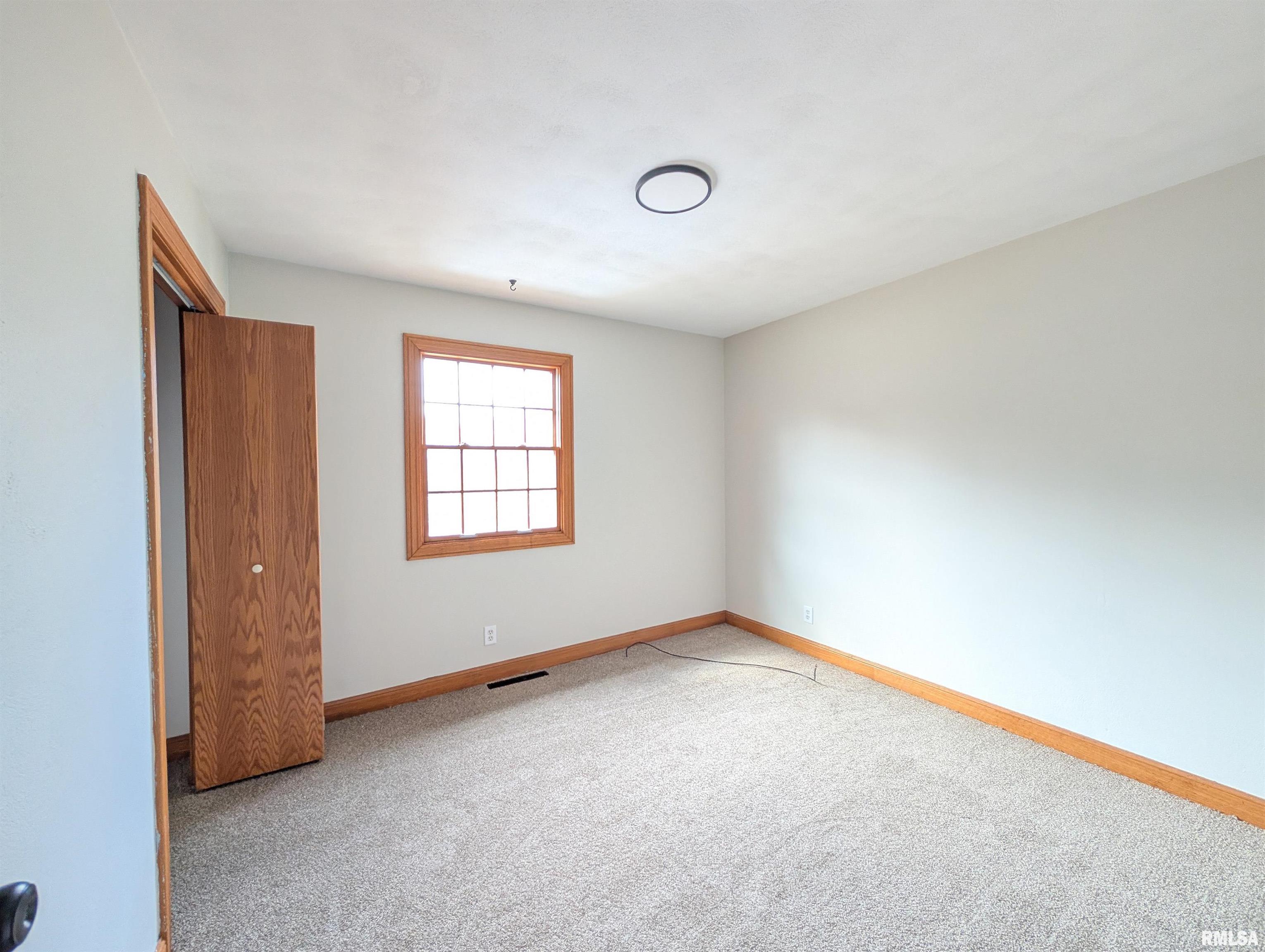 2115 Sunset Drive Pekin, IL 61554 - Photo 6 of 45