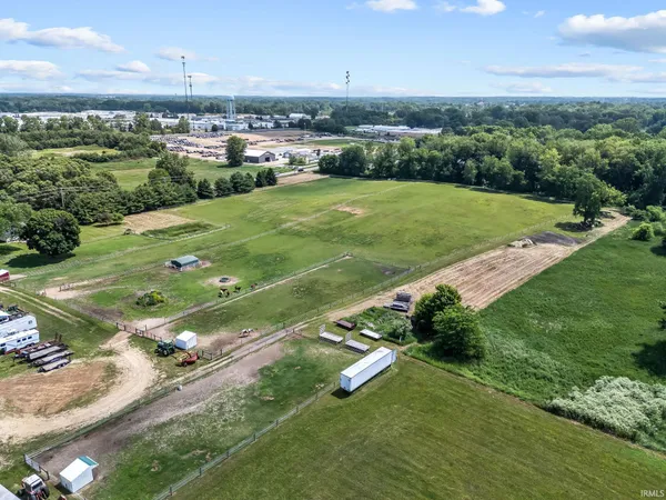 $3,000,000 | 1825-1875 West Winona Avenue, Warsaw, IN 46580