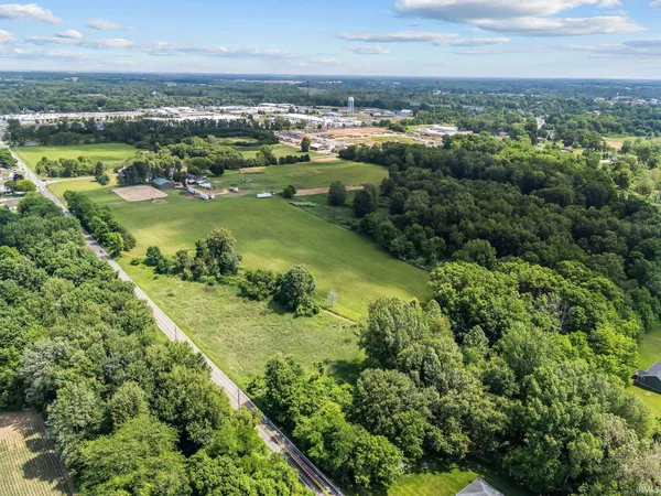 $3,000,000 | 1825-1875 West Winona Avenue, Warsaw, IN 46580