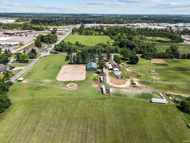 $3,000,000 | 1825-1875 West Winona Avenue, Warsaw, IN 46580