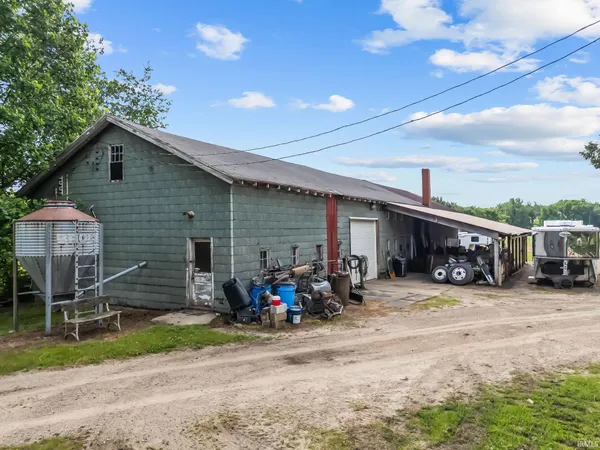 $3,000,000 | 1825-1875 West Winona Avenue, Warsaw, IN 46580