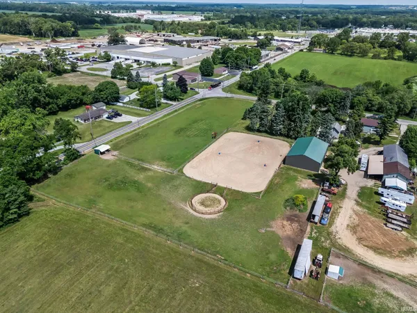 $3,000,000 | 1825-1875 West Winona Avenue, Warsaw, IN 46580