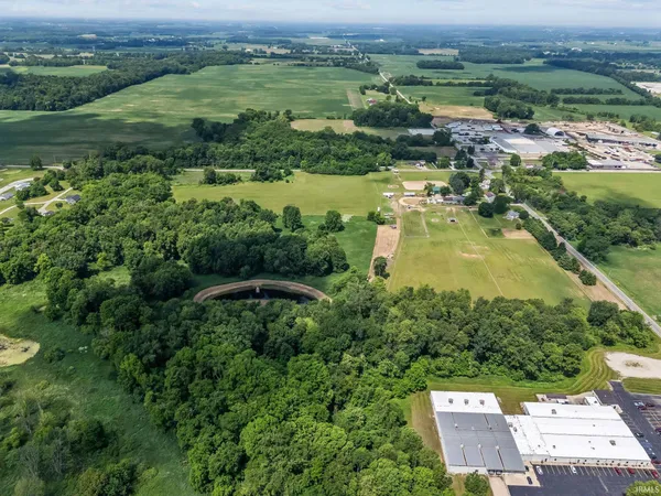 $3,000,000 | 1825-1875 West Winona Avenue, Warsaw, IN 46580