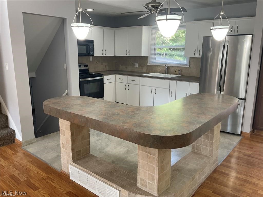 3732 Maplecrest Road Woodmere, OH 44122 - Photo 8 of 38