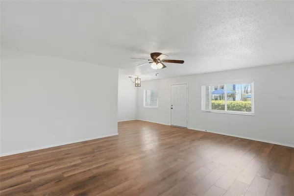 $2,000 | 350 79th Avenue North, Unit 122, St. Petersburg, FL 33702