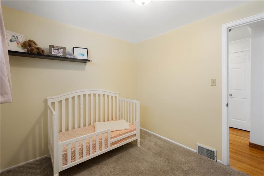 930 Lindsay Road Carnegie, PA 15106 - Photo 14 of 30