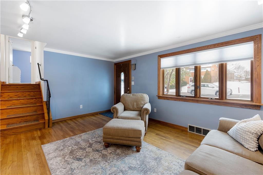 930 Lindsay Road Carnegie, PA 15106 - Photo 4 of 30