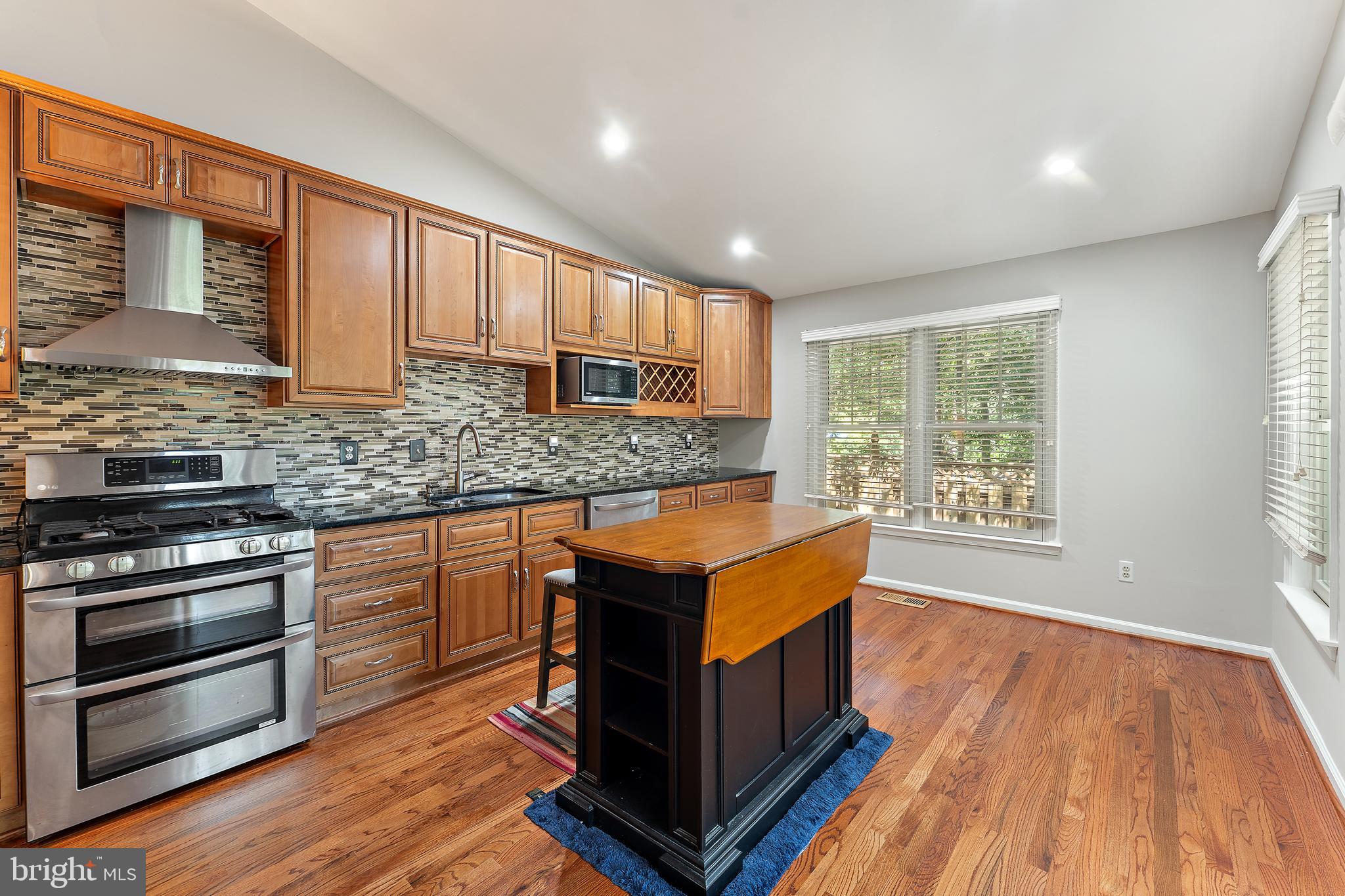 6501 Legend Gate Place Burke, VA 22015 - Photo 12 of 46 kitchen