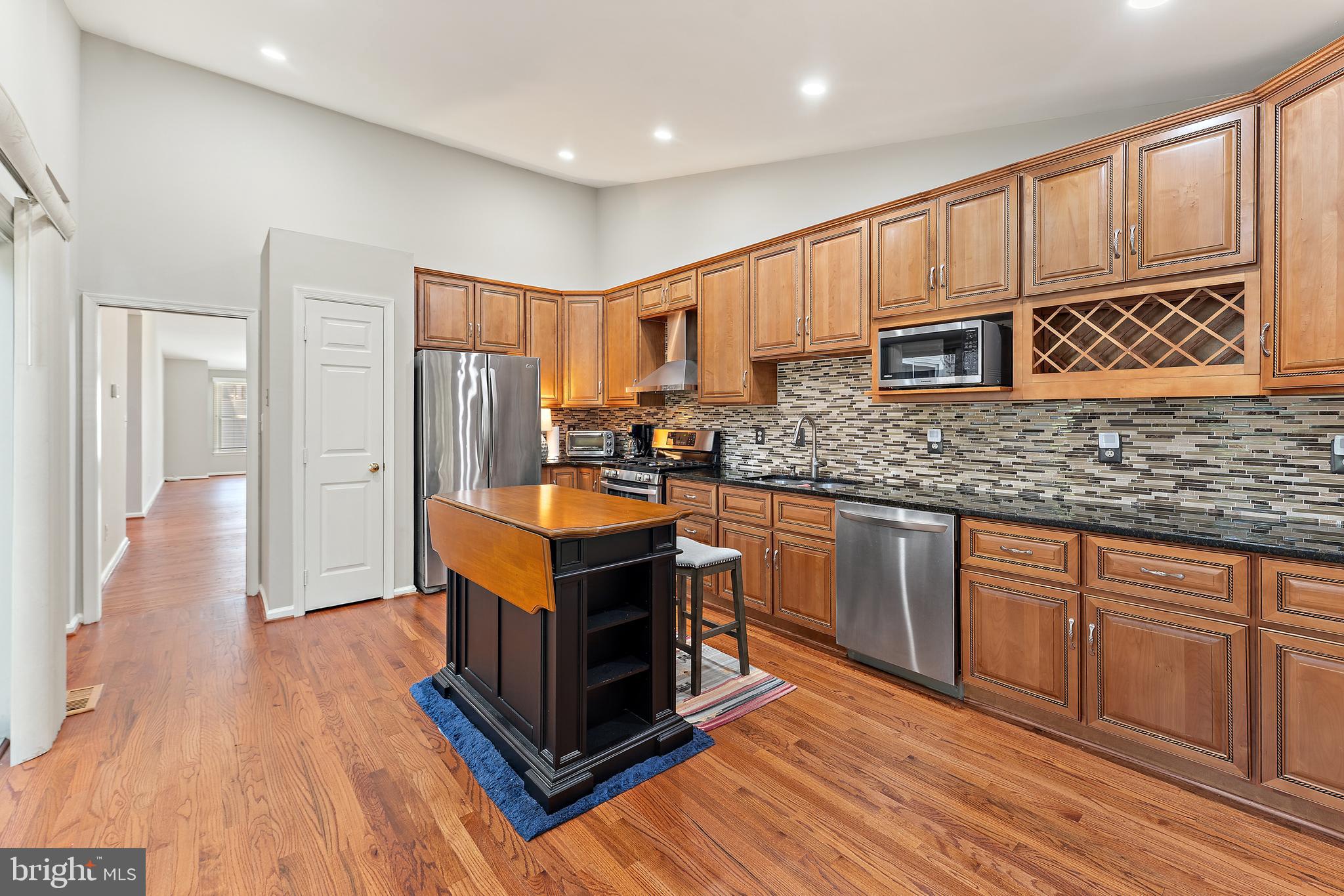 6501 Legend Gate Place Burke, VA 22015 - Photo 13 of 46 kithchen