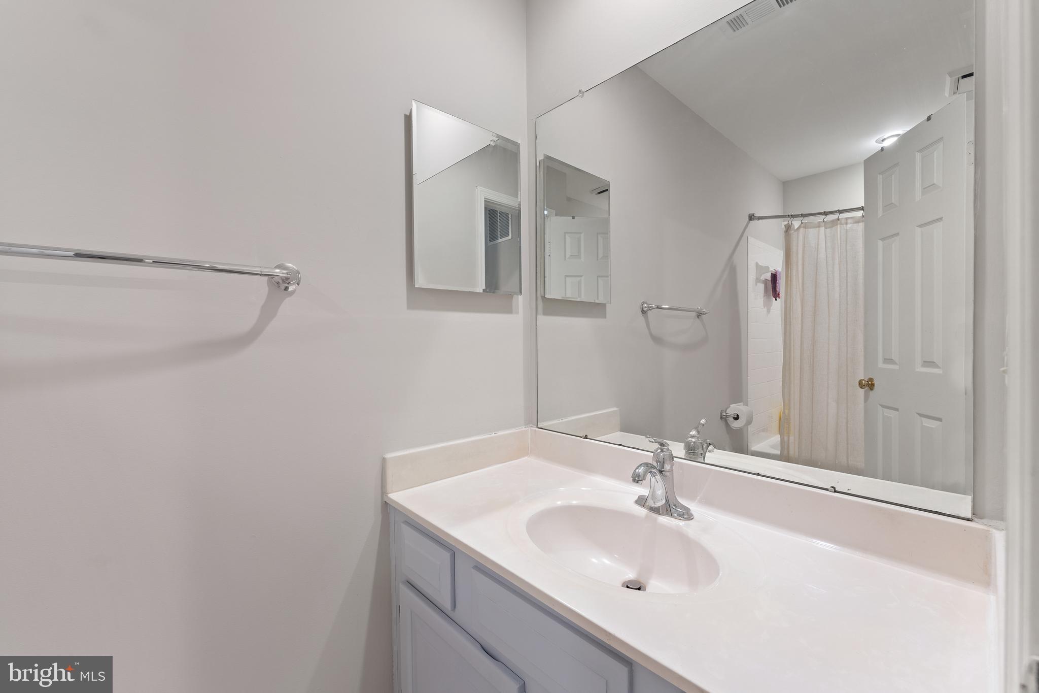 6501 Legend Gate Place Burke, VA 22015 - Photo 27 of 46 Hallway full bath upper level 2