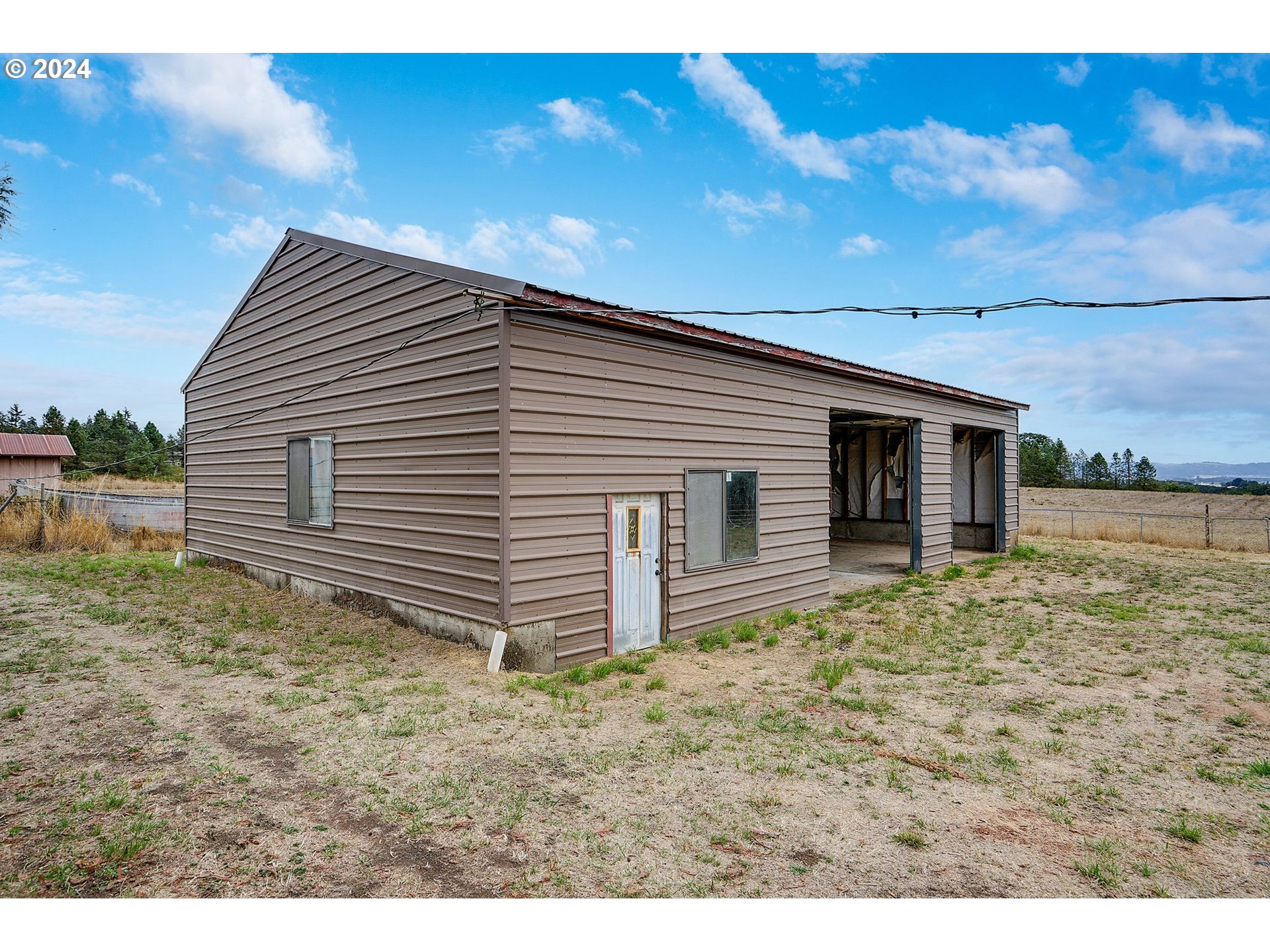 13885 Webb Lane Dallas, OR 97338 - Photo 4 of 24