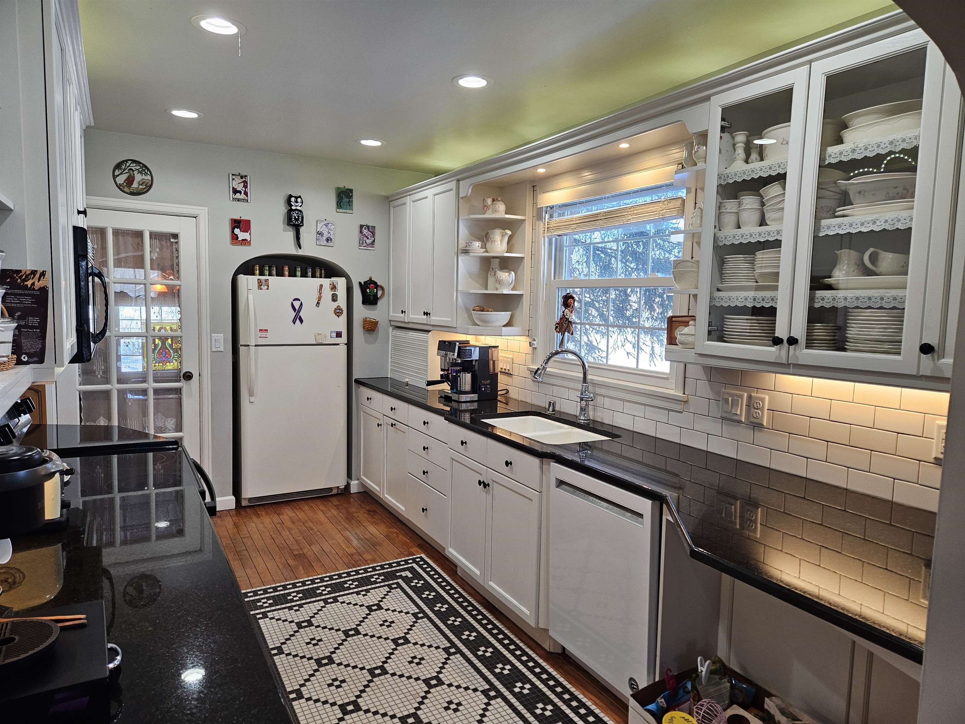 1717 Knapp Street Oshkosh, WI 54902 - Photo 15 of 39